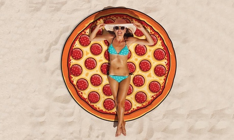 Pizza-Shaped Beach Blanket