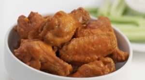 Chicken Wings With Sauce and Dip