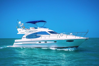 50-Feet Yacht Rental for Up to 20