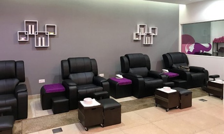 Customers can treat their fingers and toes to a classic or Gelish mani-pedi with an optional 30-minute foot treatment for AED59.00 at Discount Sales.