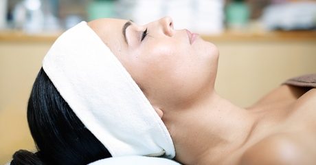 Customers can analyse the state of their skin and get it thoroughly hydrated and revitalised with up to four facials and eye treatments for AED229.00 at Discount Sales.