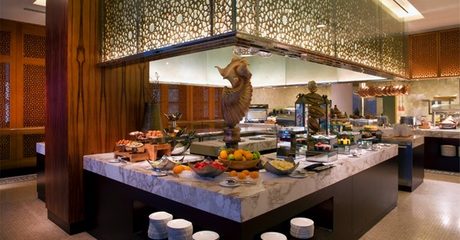 Lunch or Dinner Buffet at Bab Al Qasr Hotel