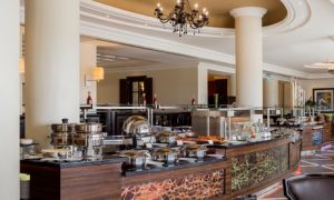 5* Lunch Buffet with Beverages: Child (AED 35)