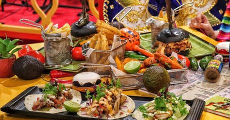 AED 100 Toward Food and Drink