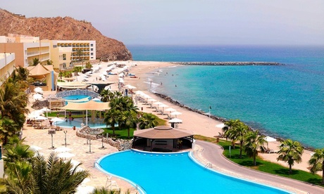 Fujairah: 5* Ocean-View Stay