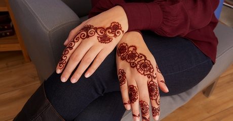 Clients can have their skin decorated with a choice of henna design and a four-inch temporary tattoo; bridal henna is also on the cards for AED49.00 at Discount Sales.