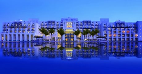 Abu Dhabi: 5* All-Inclusive Stay