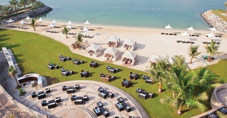 Abu Dhabi: 4* Stay with Breakfast