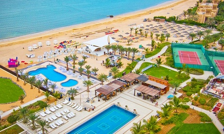 RAK: 5* 1- or 2-Night Stay with Breakfast and Footgolf
