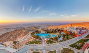 Al Ain: 1- or 2-Night 4* Stay with Zoo Tickets