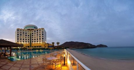 Khor Fakkan: 1- or 2 Night 4* Stay with Breakfast