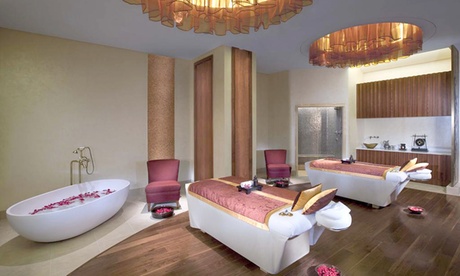 Abu Dhabi: 5* Spa Break with Breakfast