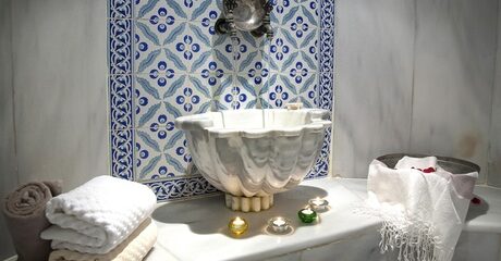 Clients can relax and unwind thanks to this Moroccan bath offer for AED89.00 at Discount Sales.