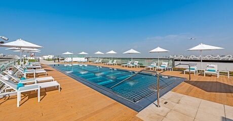 4* Pool Pass with Food and Drink