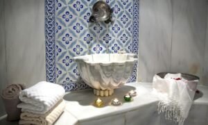 Ladies can choose to unwind with a choice of a deep-cleansing facial or a traditional Moroccan bath