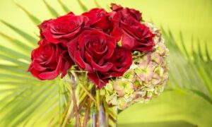 Rose Handheld Bouquet