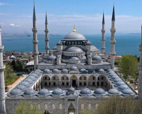 Blue Mosque & Hippodrome Guided Tour Top-Rated Attractions