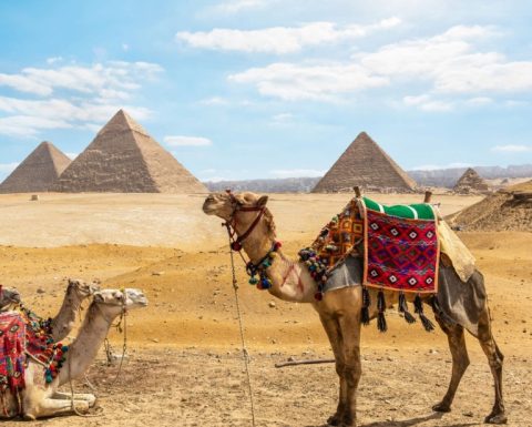 Cairo: Fun around the Giza Pyramids & Khan El Khalili Old Market Sightseeing and Tours