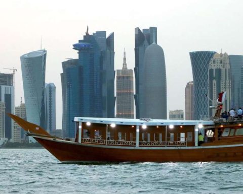 Swim & Jump in Qatar (Cruising and Island Experience) Sightseeing and Tours