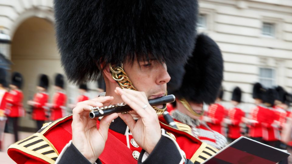 London British Royalty walking tour including Changing Of The Guard - Recently Added Experiences