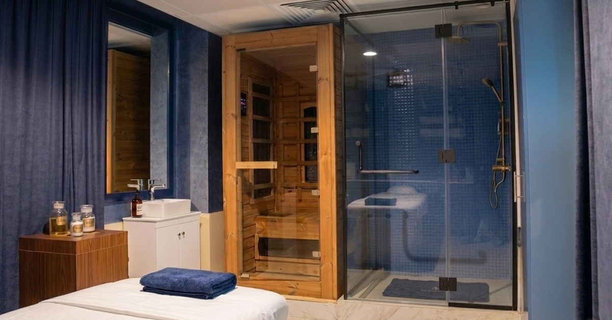 Infrared Sauna + Relaxation